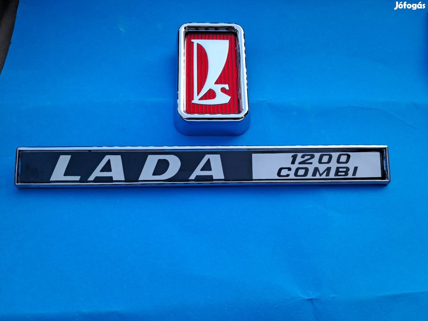 Zsiguli, Lada 1200 kombi (2102) új emblémák