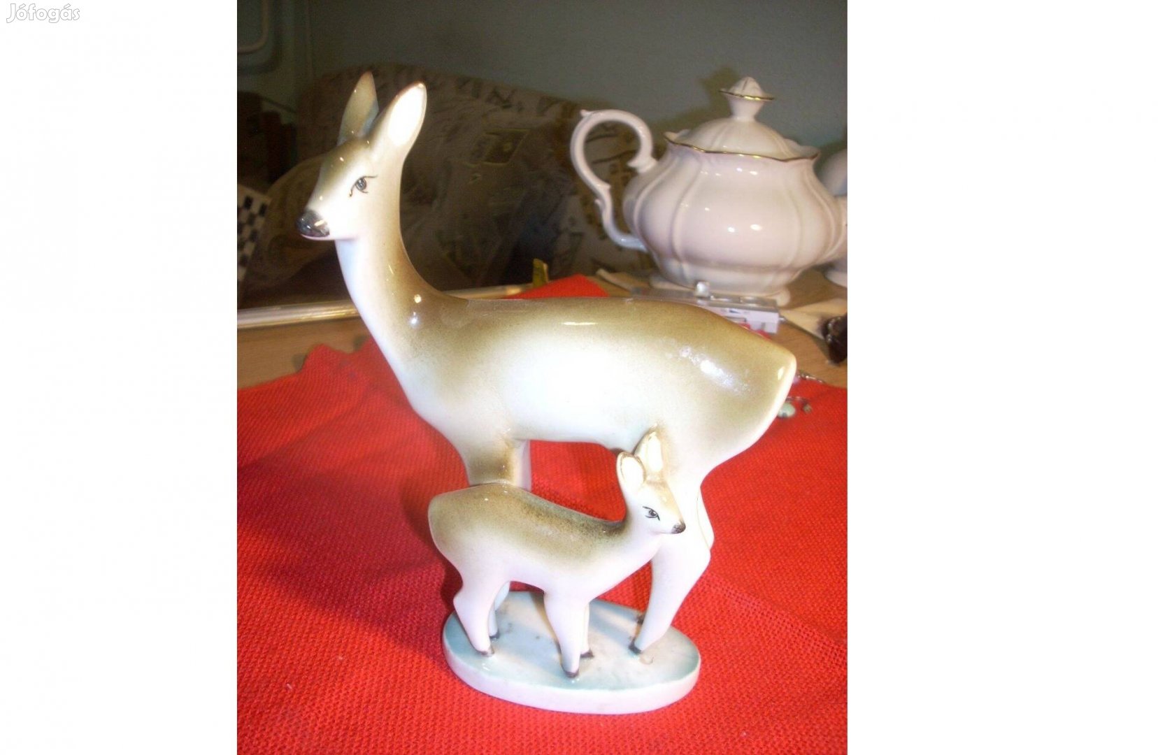 Zsolnai porcelán kedves vitrin dísztárgy