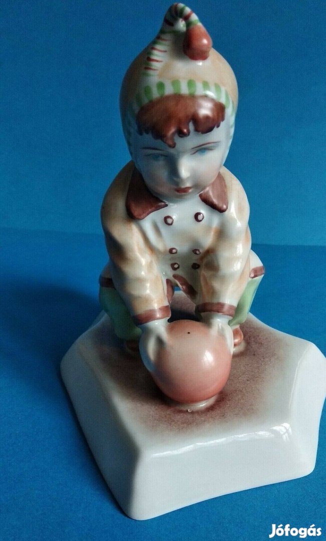 Zsolnay Labdás Gyermek Porcelán Figura
