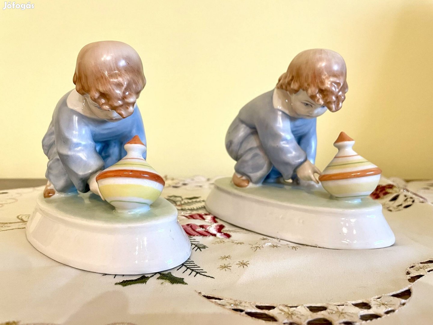 Zsolnay búgócsigás gyermek porcelán figura változatok