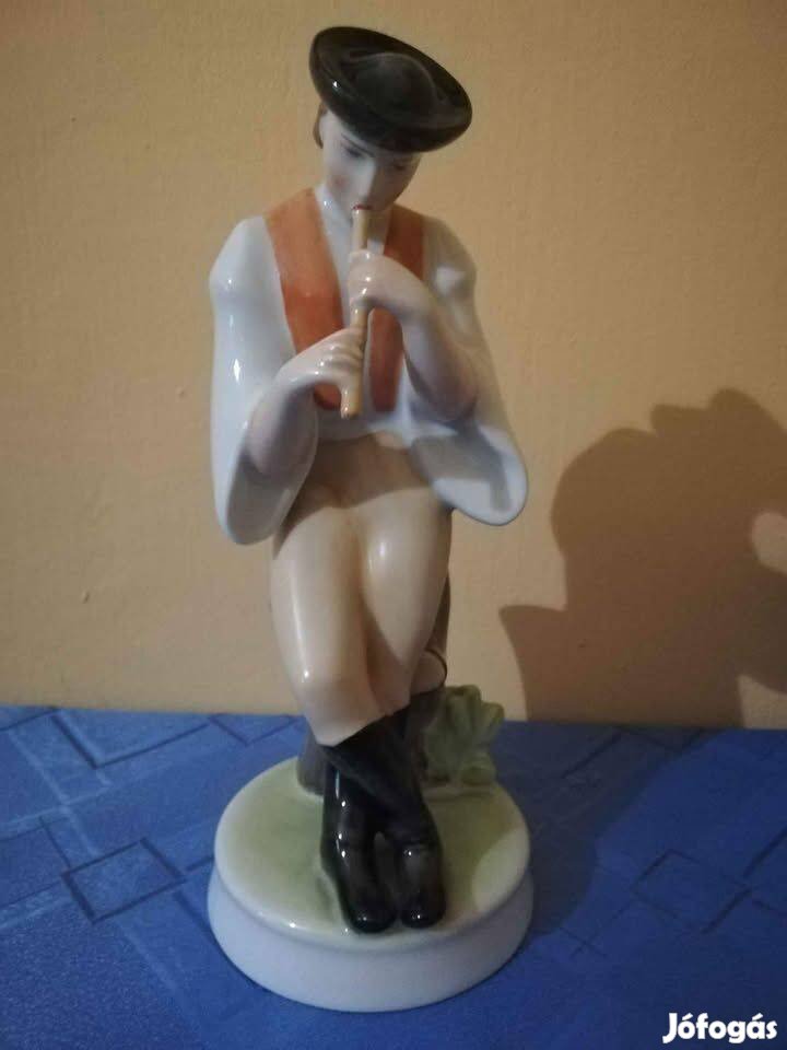 Zsolnay furulyázó juhász