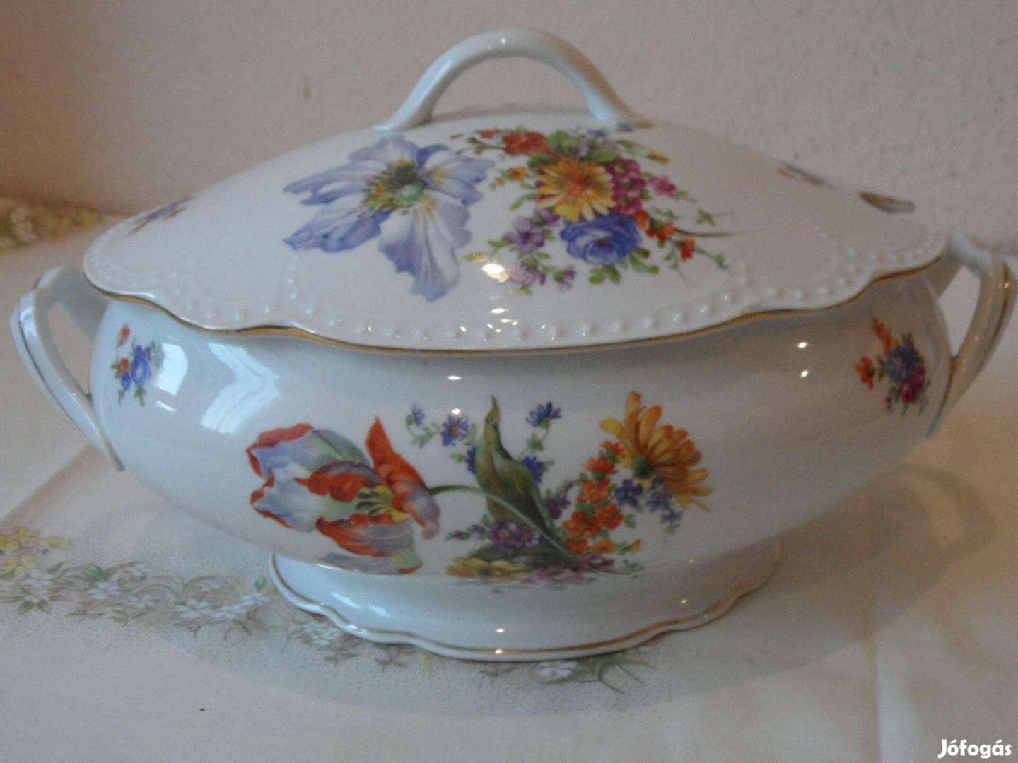 Zsolnay gyöngyös porcelán levesestál