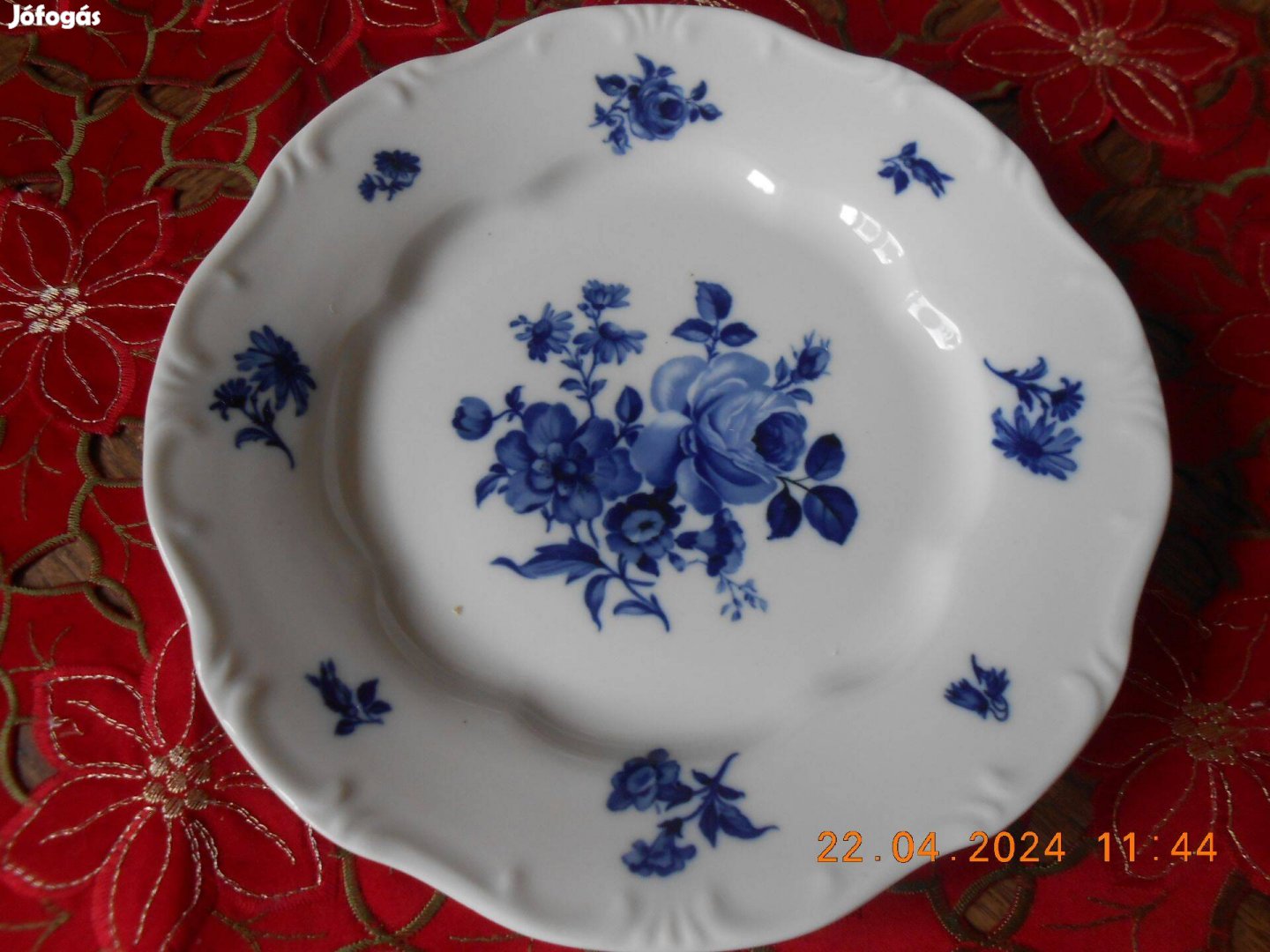 Zsolnay kék rózsás lapos tányér