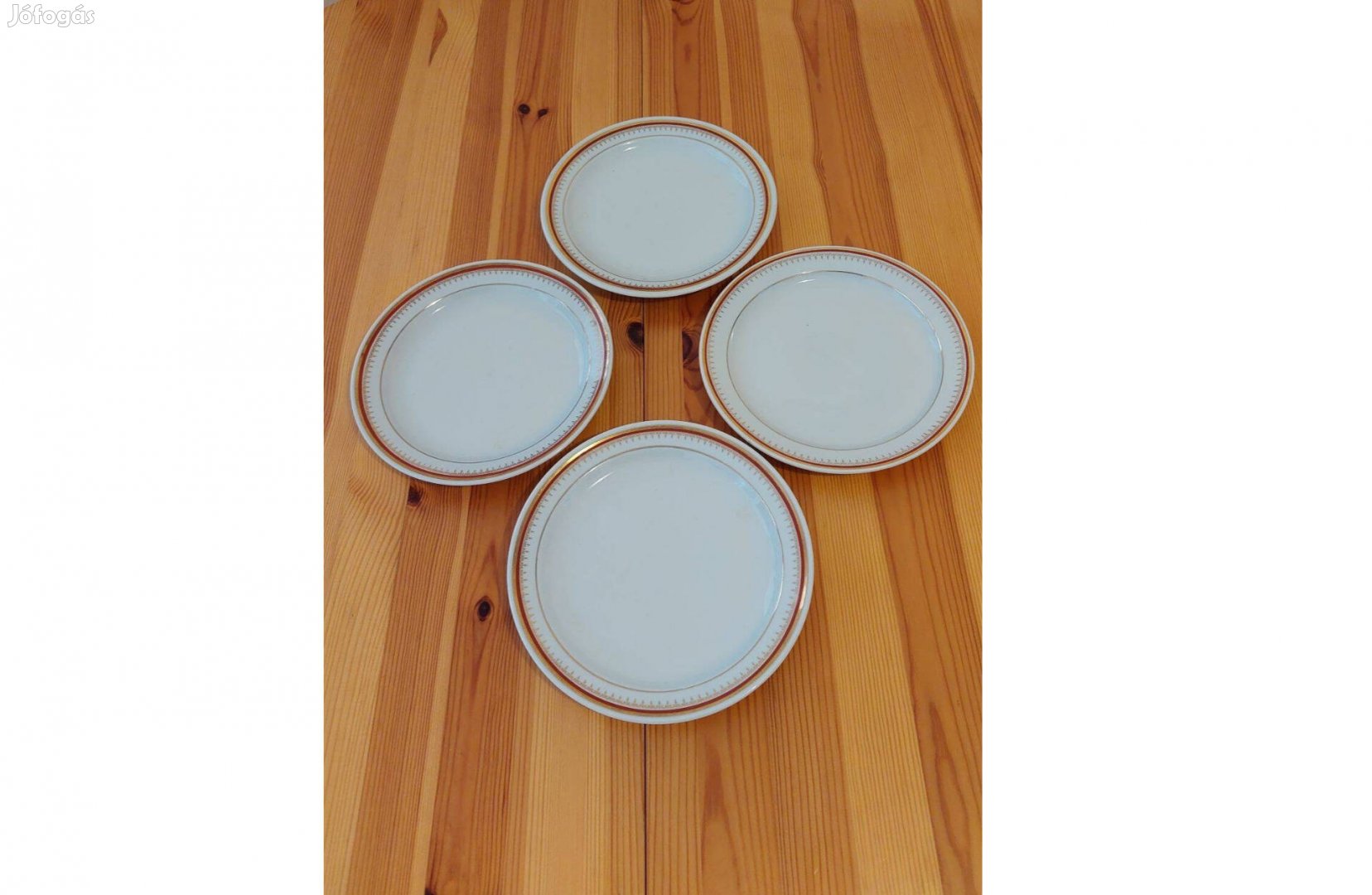 Zsolnay kistányér, arany széllel 4 db