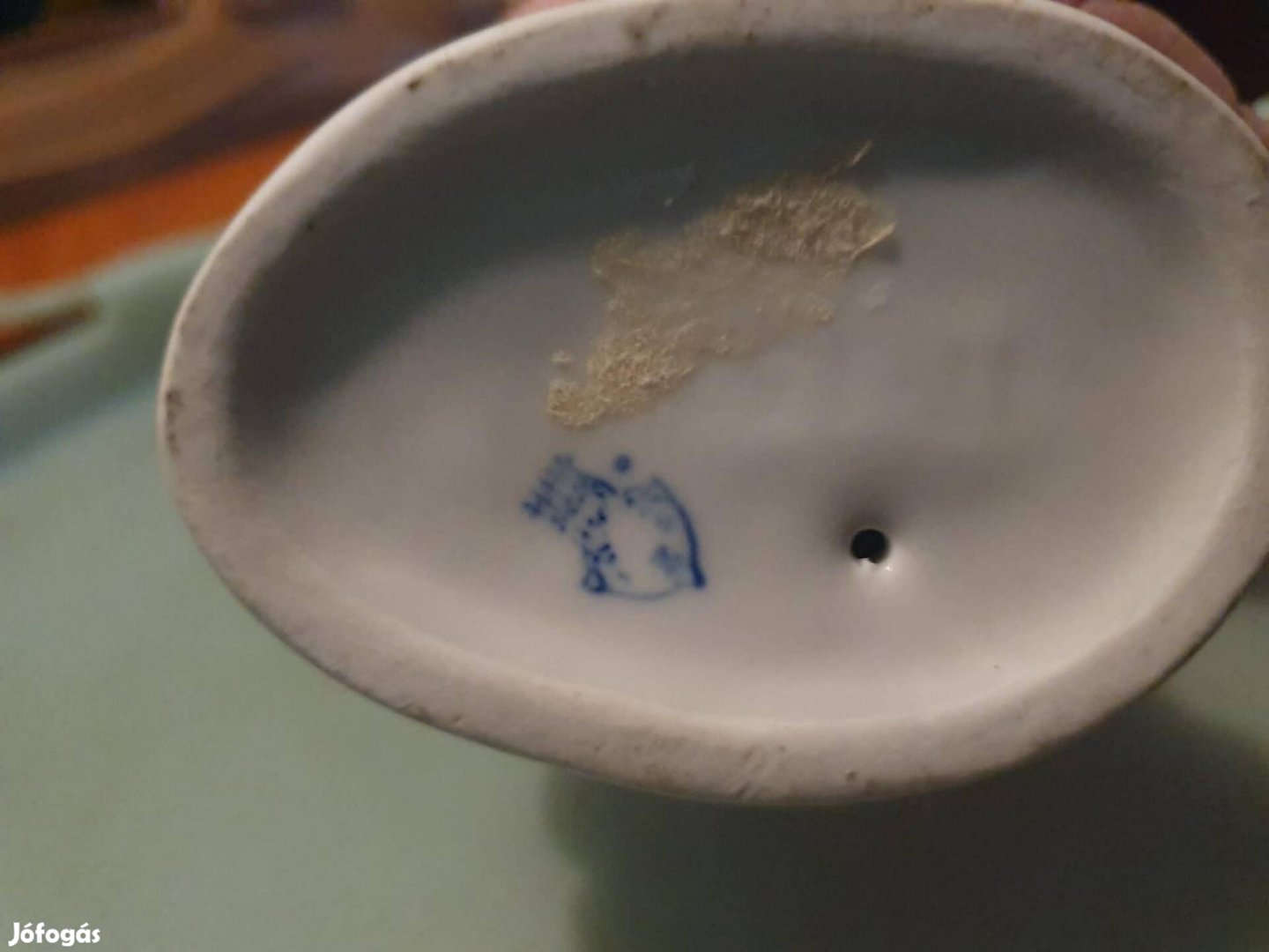 Zsolnay labdás fiú