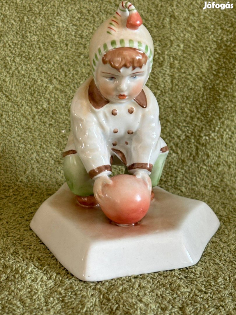 Zsolnay labdázó kisfiú porcelán figura,dísztárgy, nipp