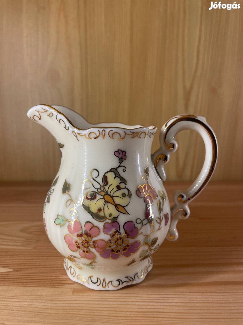 Zsolnay pillangó mintás tejkiöntő