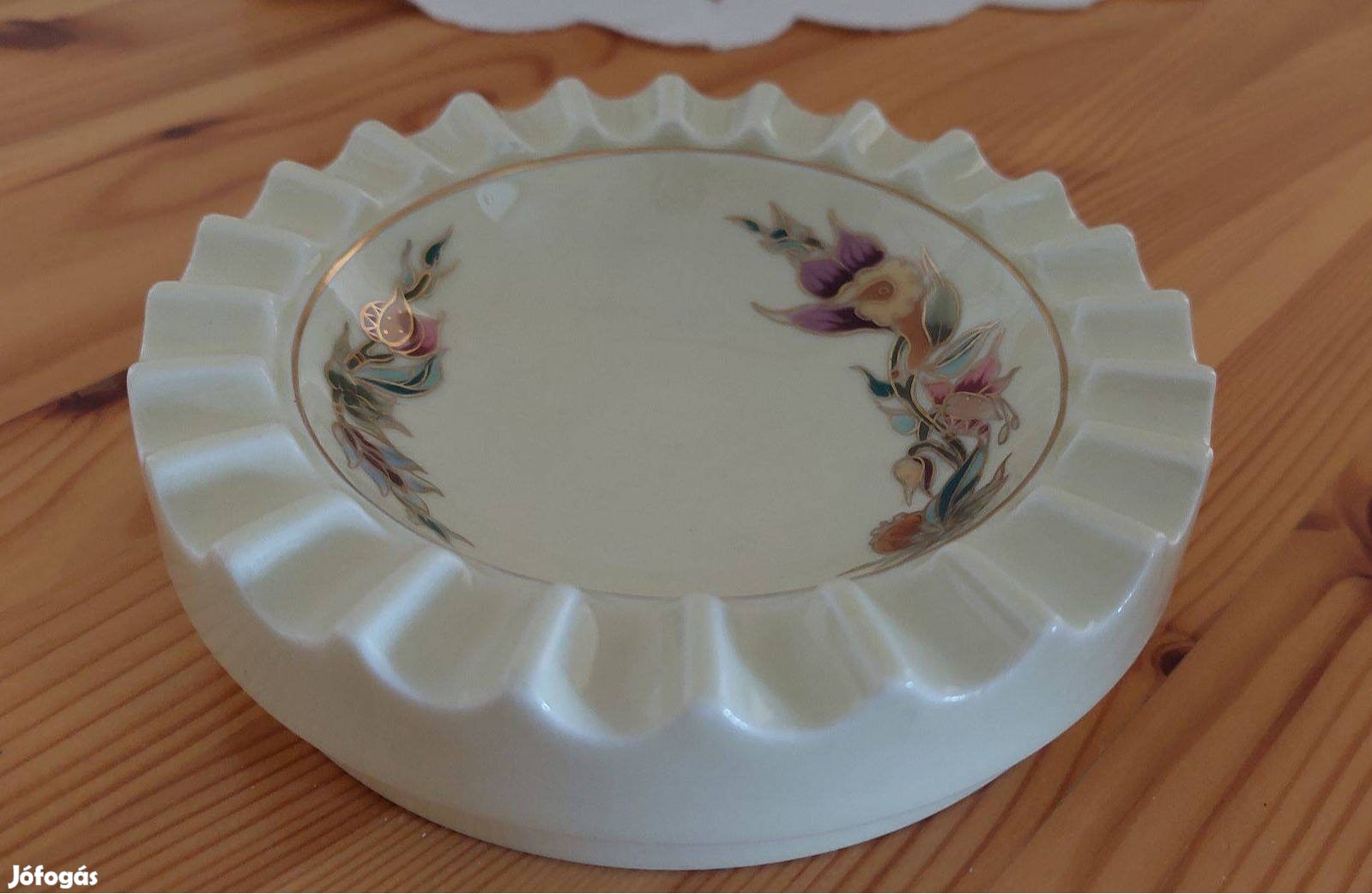 Zsolnay porcelán, hamutartó, 15 cm átmérőjű