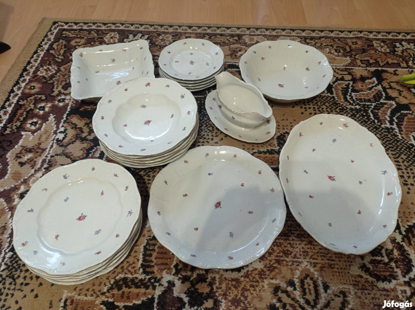 Zsolnay porcelán étkészlet