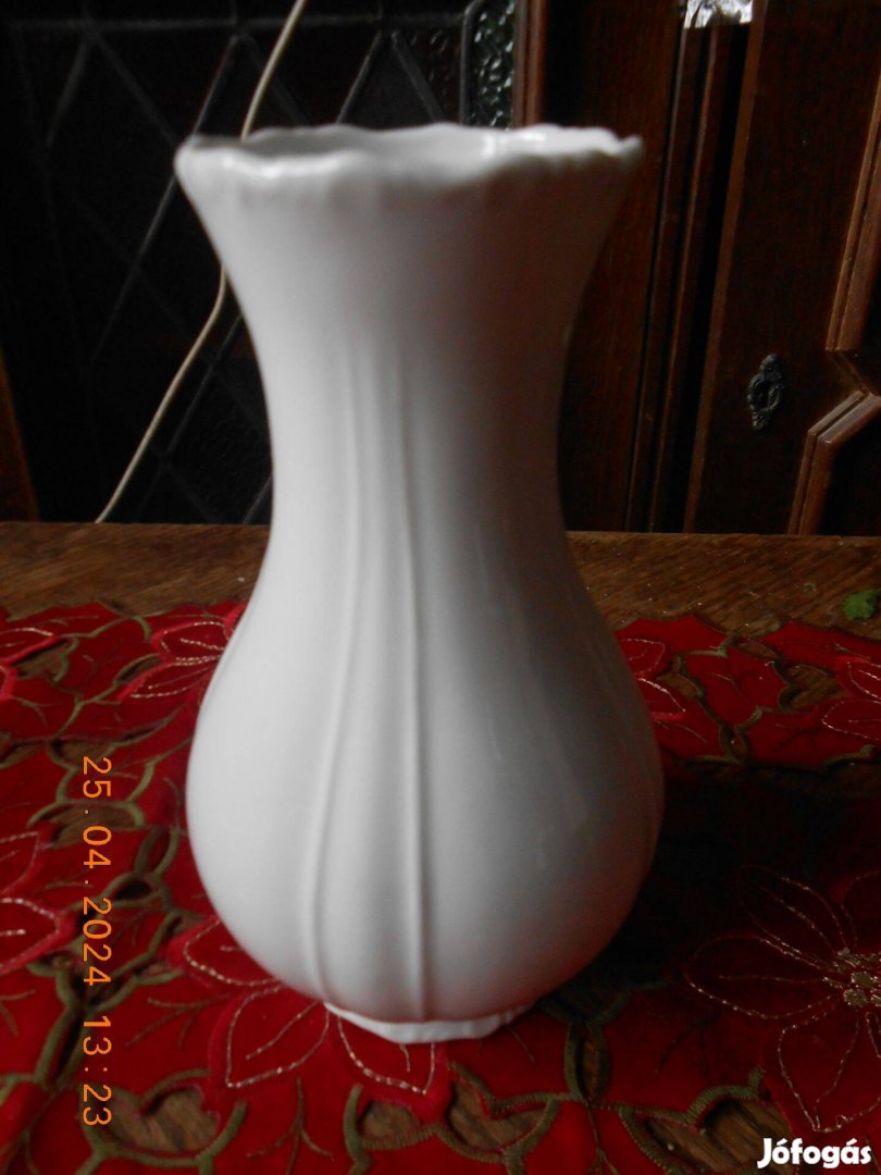 Zsolnay porcelán fehér váza