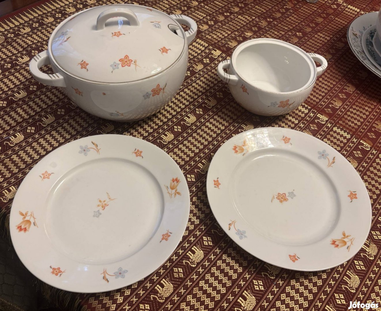 Zsolnay porcelan leveses Tálak + 2 db tányér 