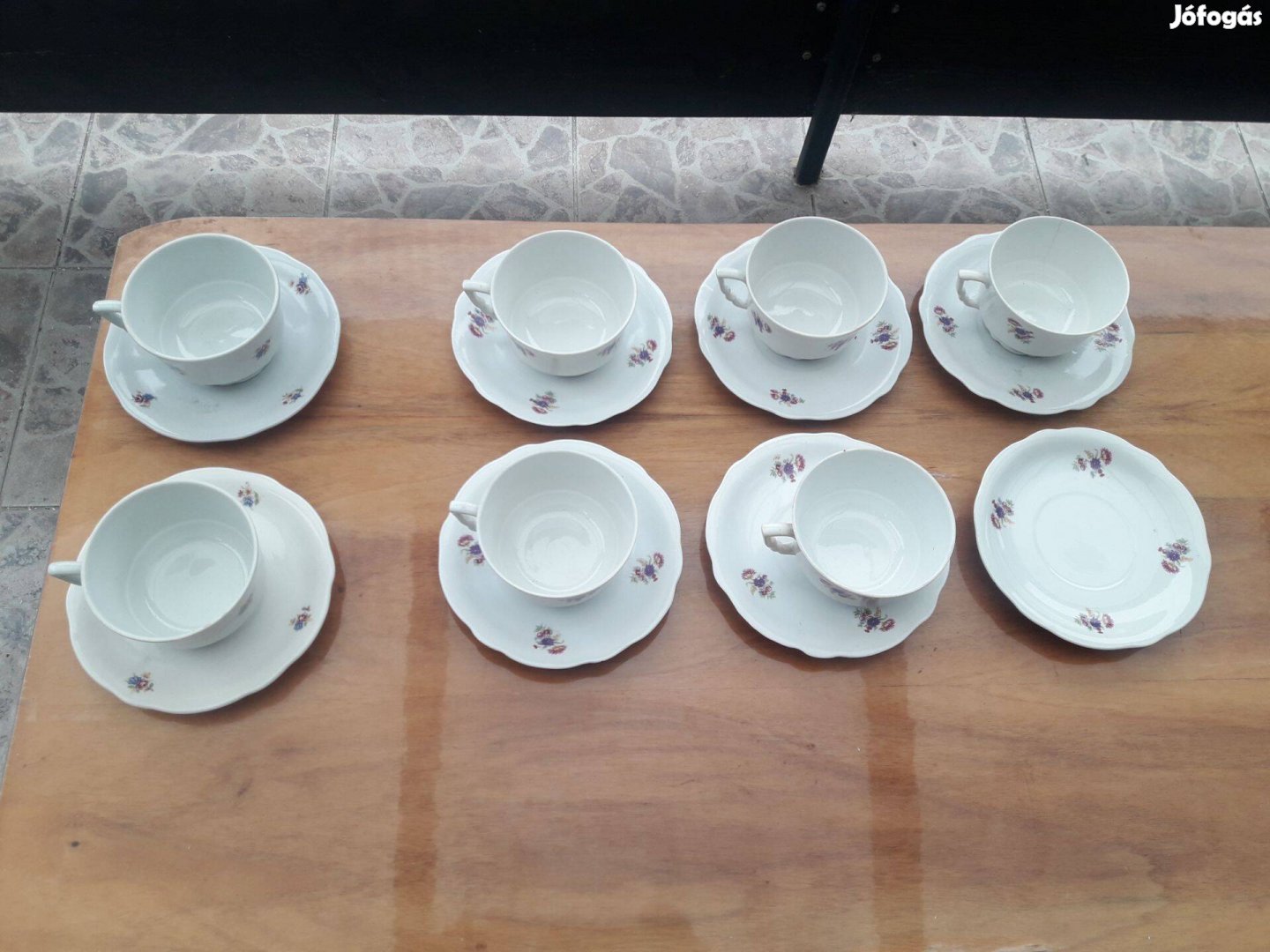 Zsolnay porcelán manófülű kávéscsészék, csészealjak, virágmintás