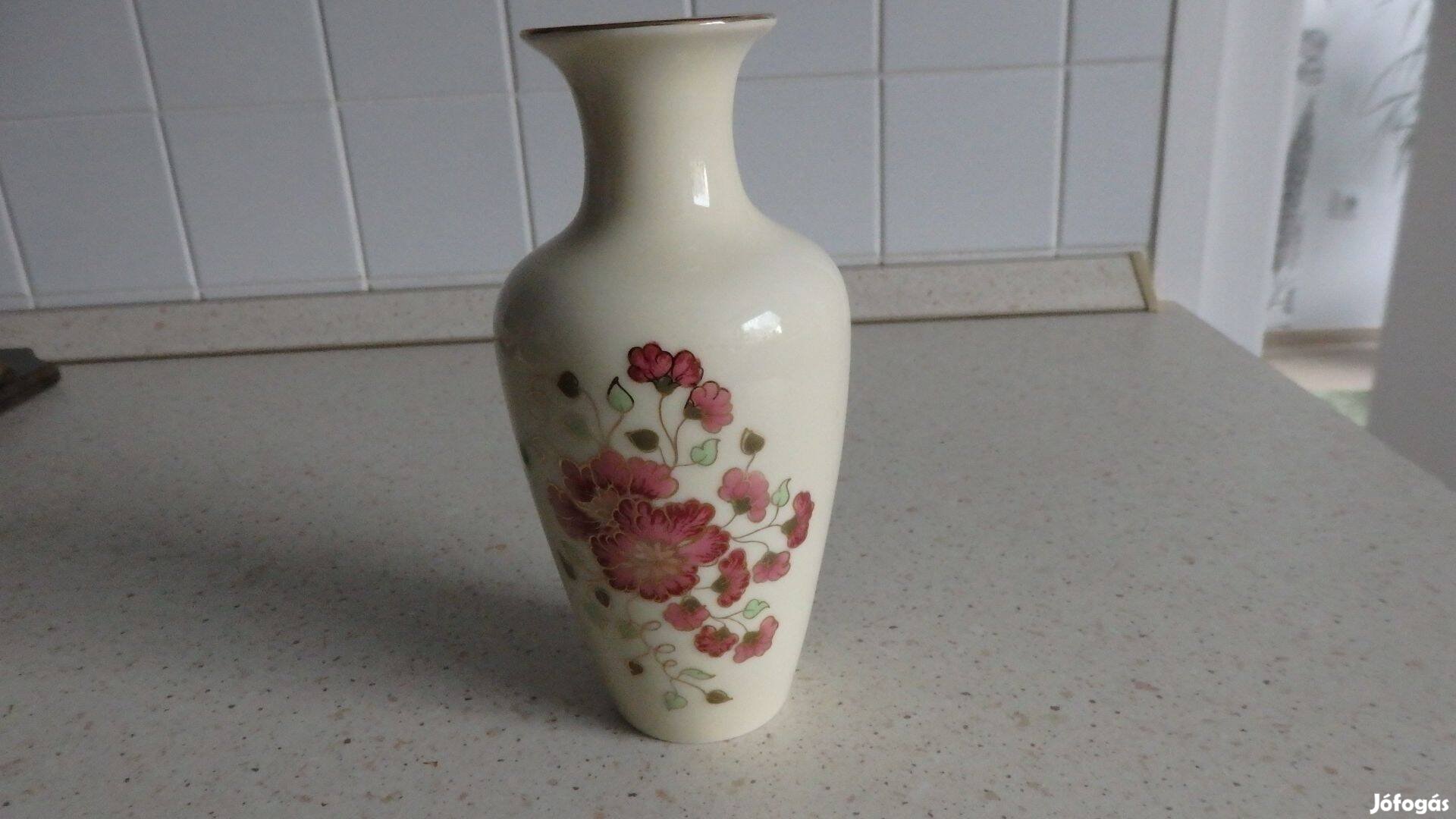 Zsolnay porcelán sérülésmentes váza, 17 cm