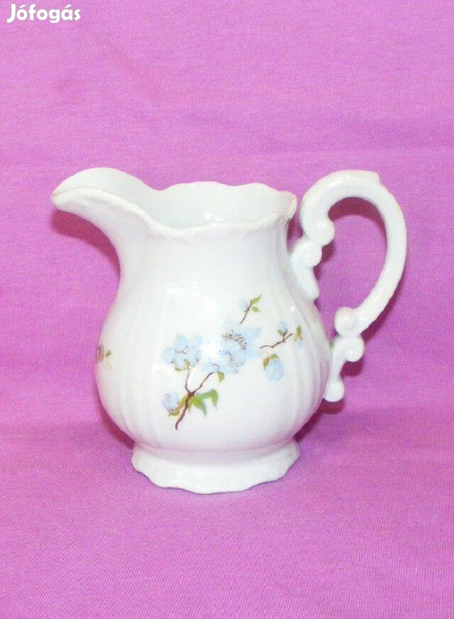 Zsolnay porcelán tejkiöntő