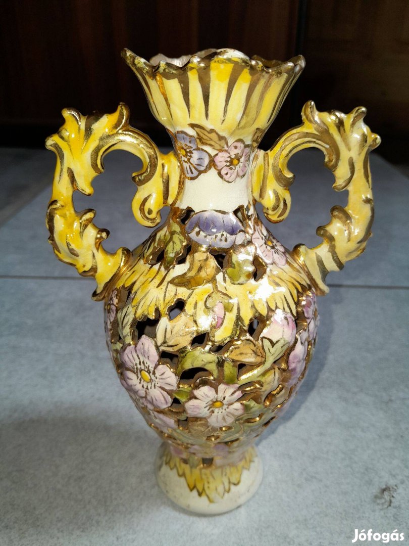 Zsolnay porcelán váza közepes