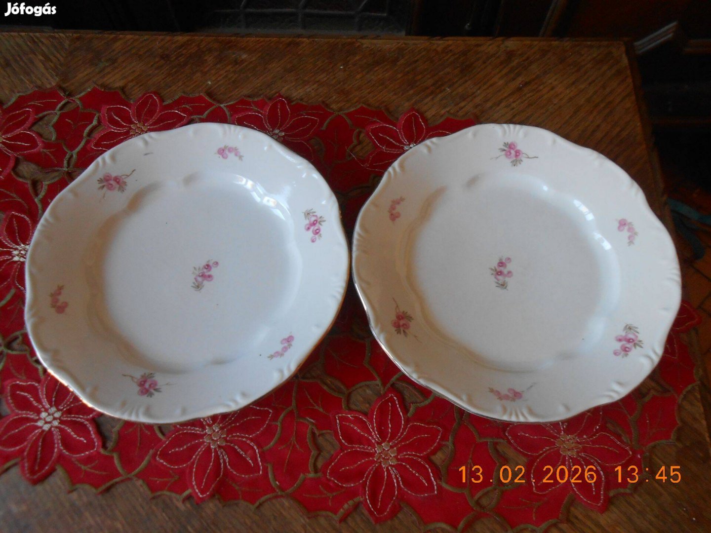 Zsolnay rózsaszín virág mintás lapos tányér