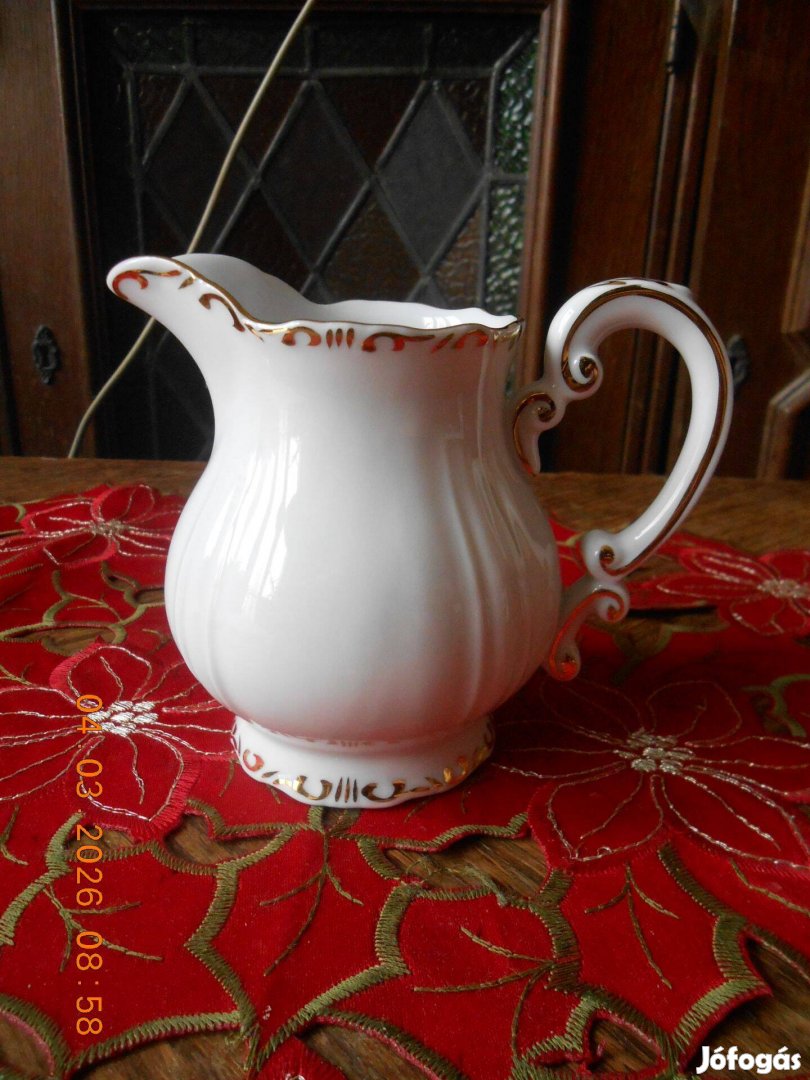 Zsolnay stafír tejkiöntő, teás