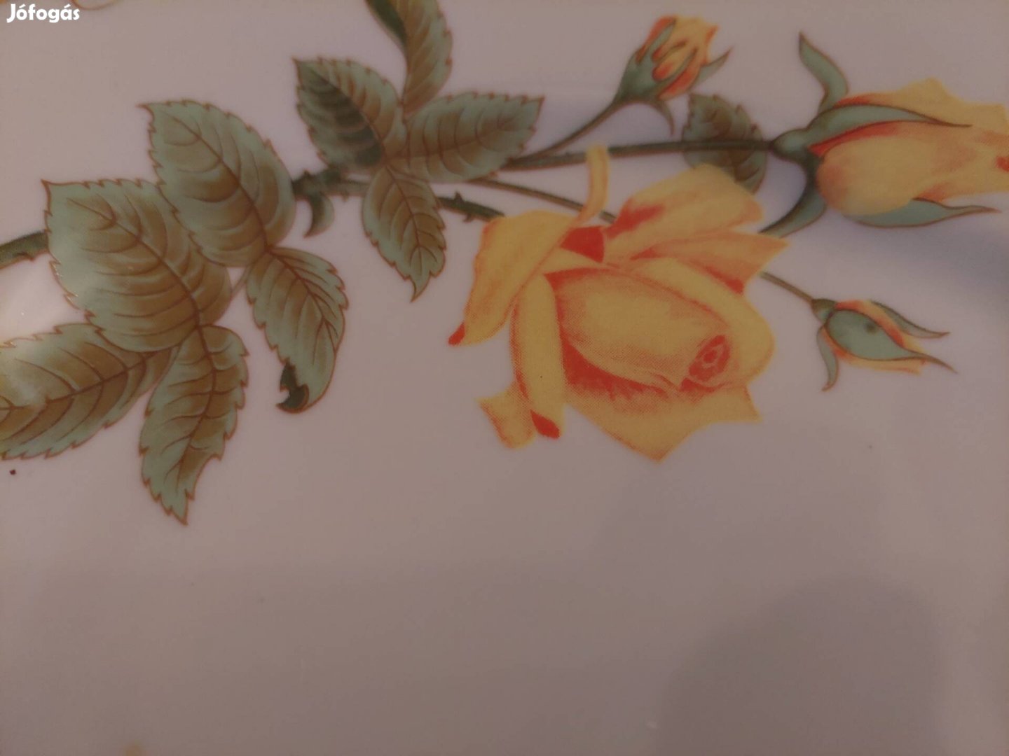Zsolnay tányérsor sárga rózsás
