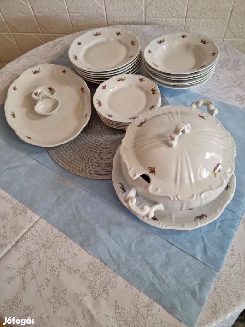 Zsolnay új szórt virágos étkészlet