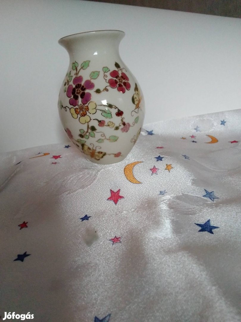 Zsolnay váza pillangós