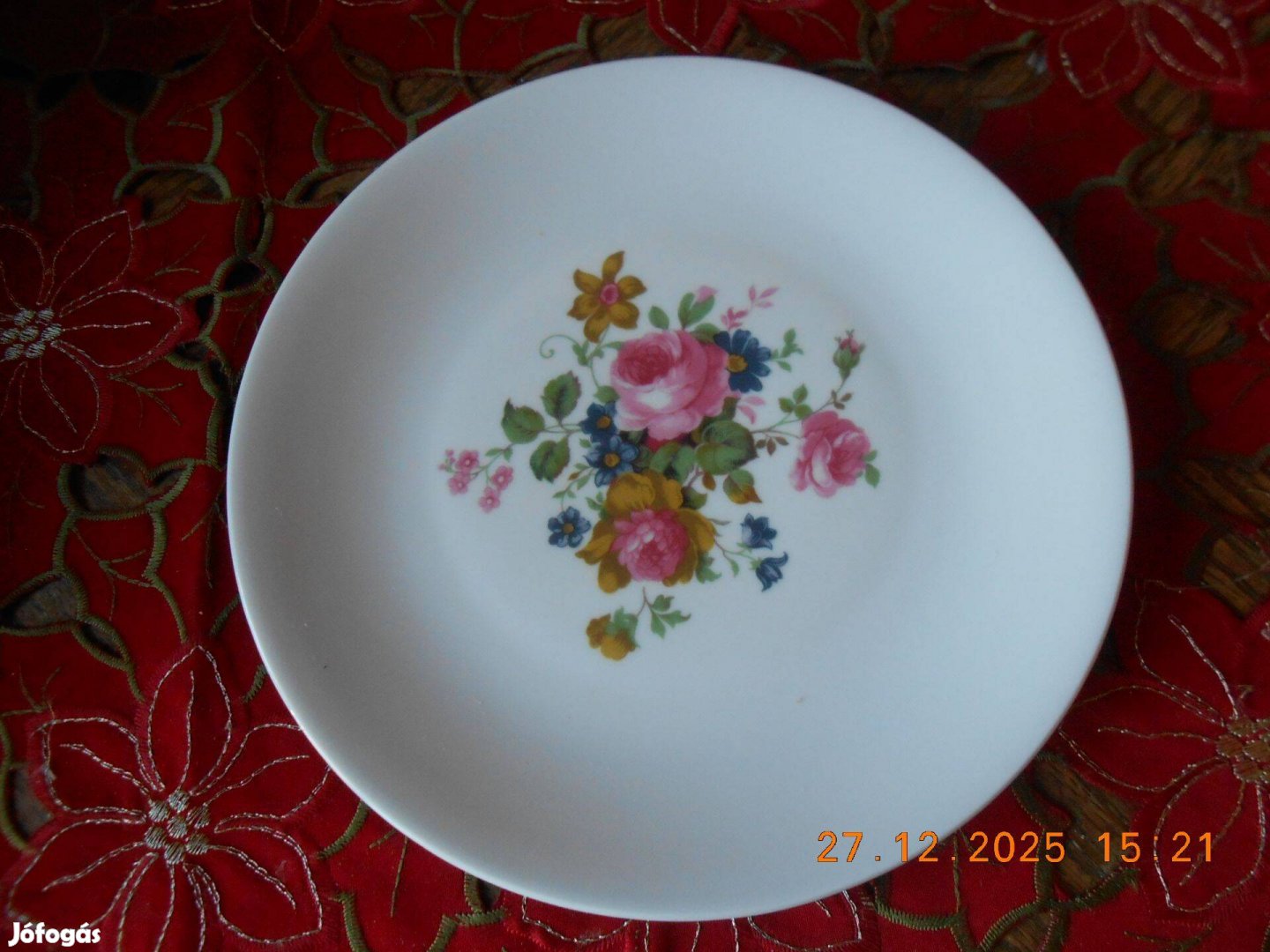 Zsolnay virág mintás tányér