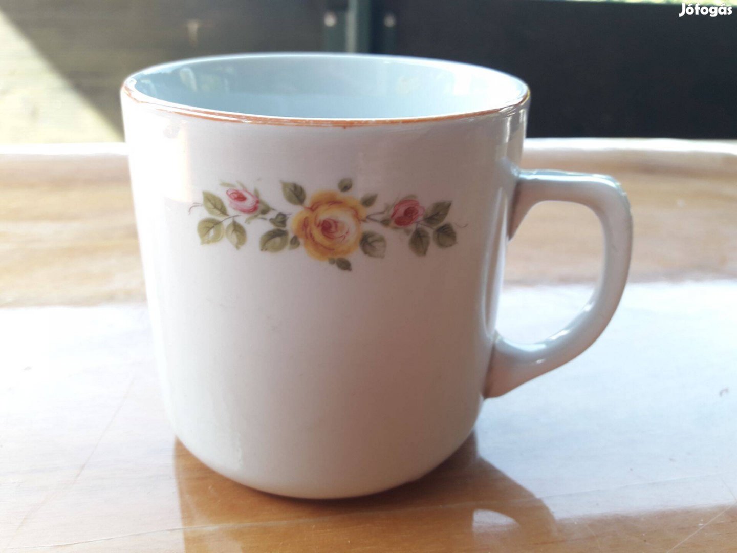 Zsolnay virágmintás, virágos bögre, porcelán bögre