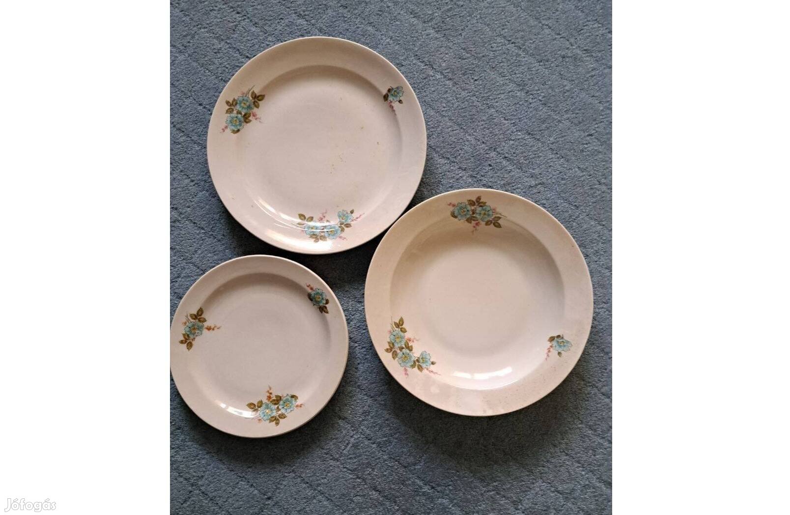 Zsolnay virágmintás étkészlet eladó