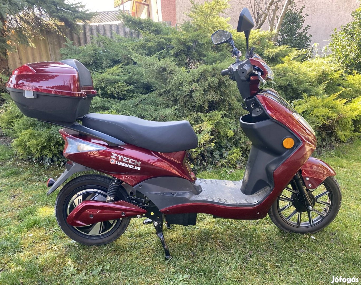 Ztech ZT-27-C ólomsavas elektromos robogó