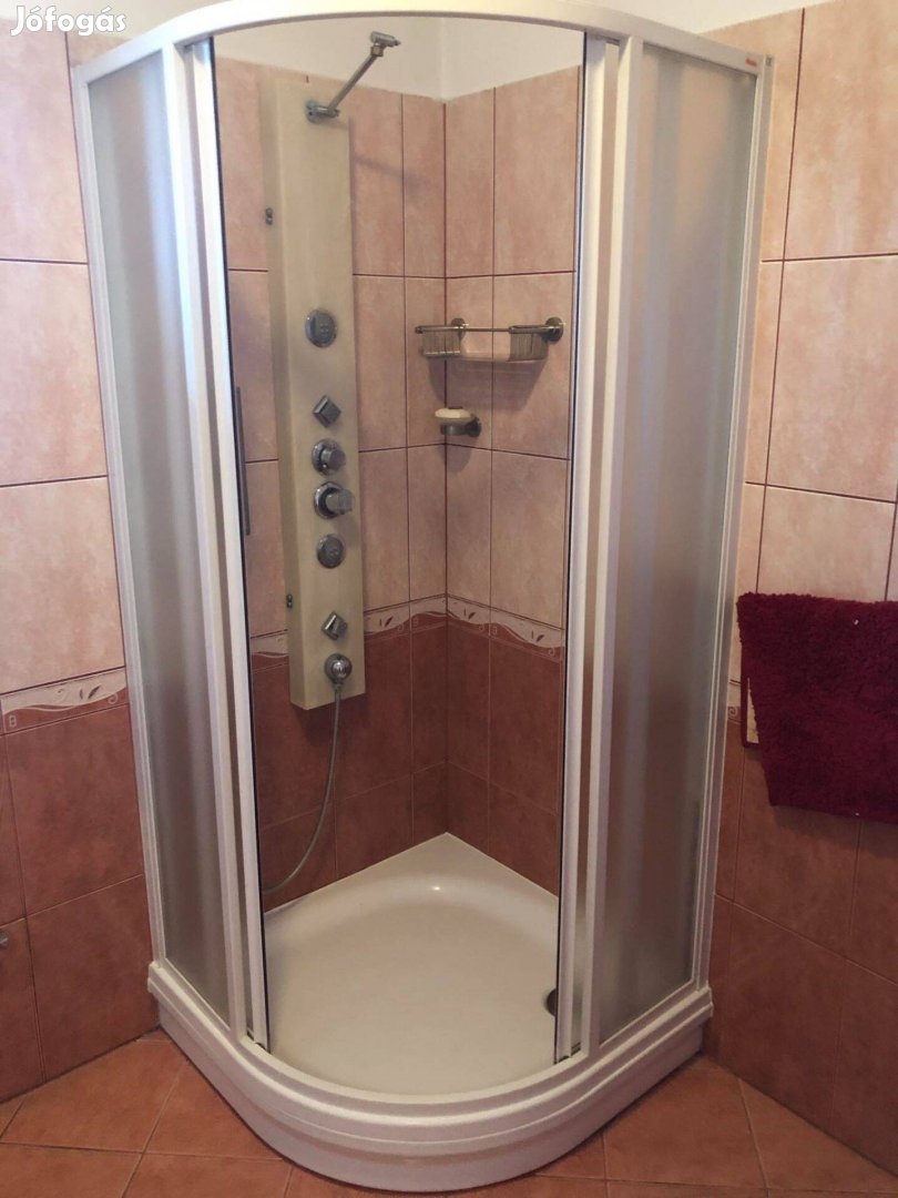 Zuhanyrózsa és zuhanyzó kabin