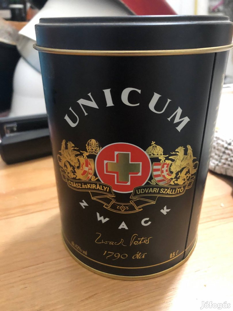 Zwack Unikum doboz