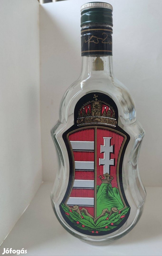 Zwack magyar címeres barack pálinkás üveg 0,75 l