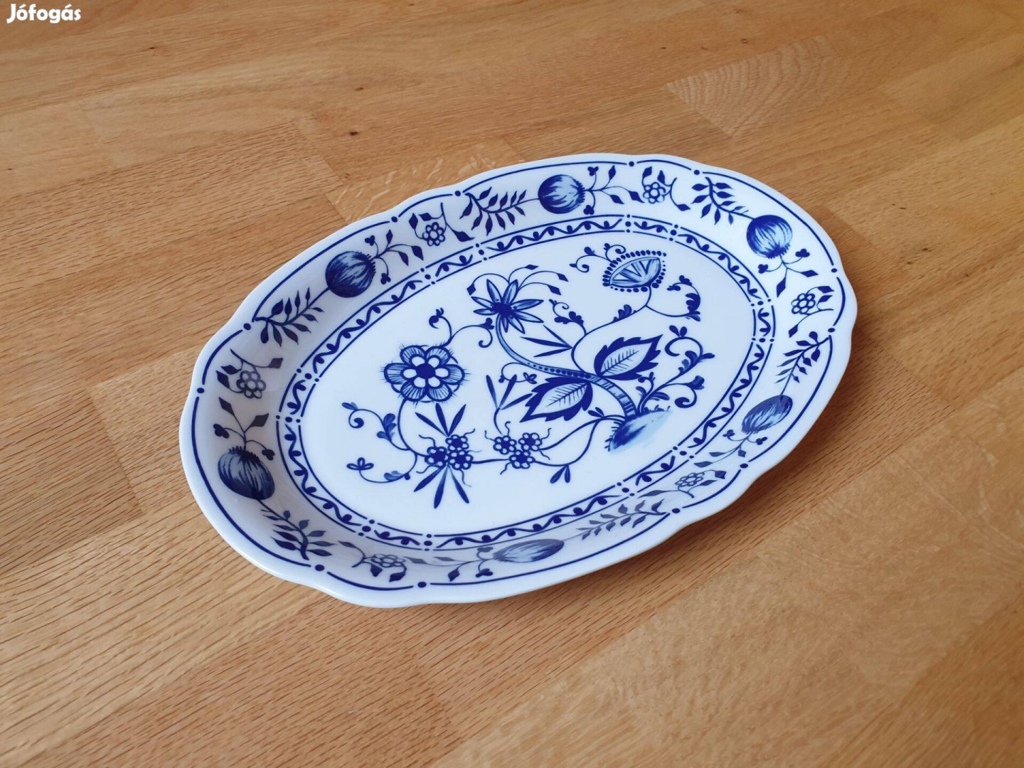 Zwiebelmuster hagymamintás porcelán kínáló tál