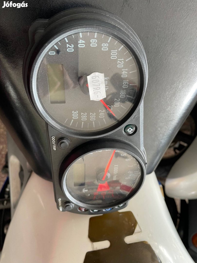 Zx9R km óra műszerfal fix 35eFt