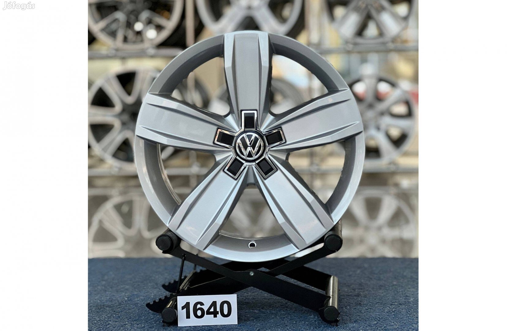 (1640) Volkswagen 17 gyári alufelni felni, 5x112, Passat Arteon