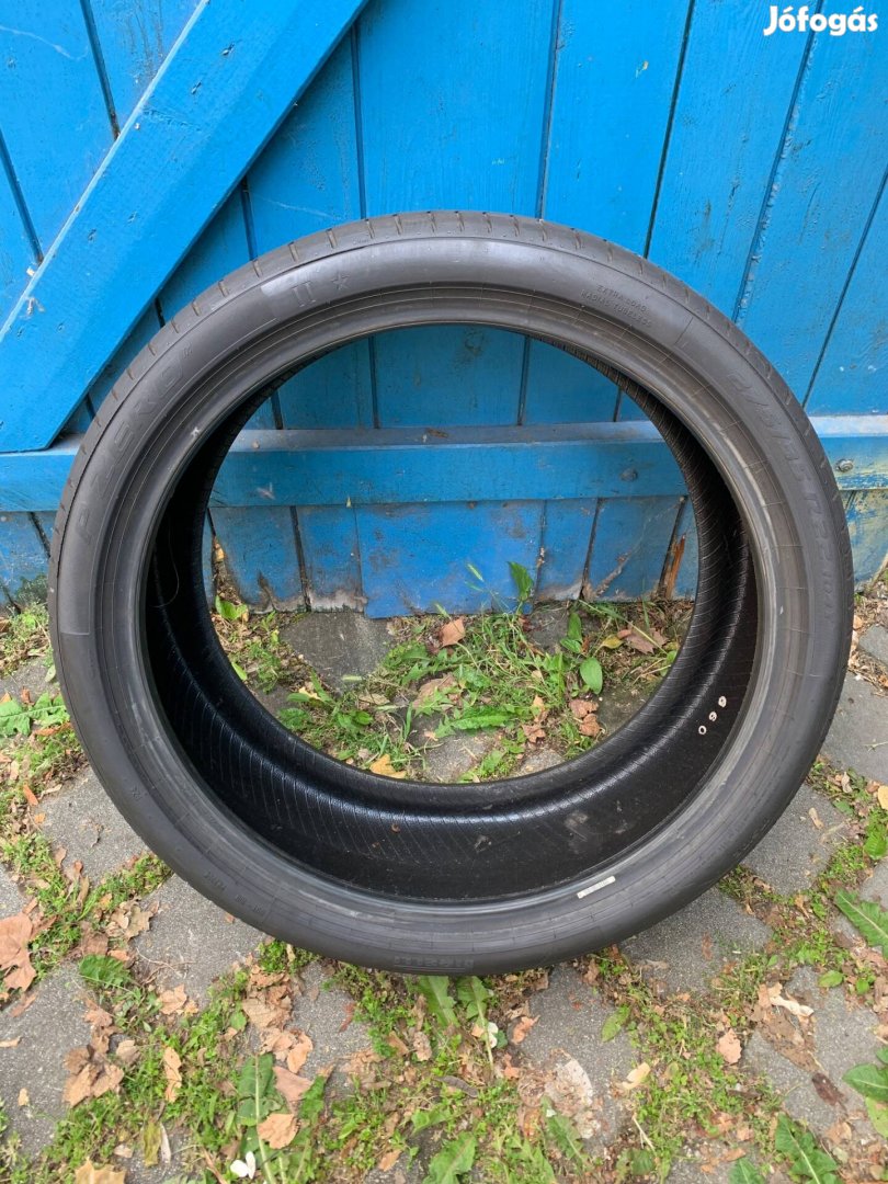 (1db)Pirelli 275/35R22 Nyári gumi