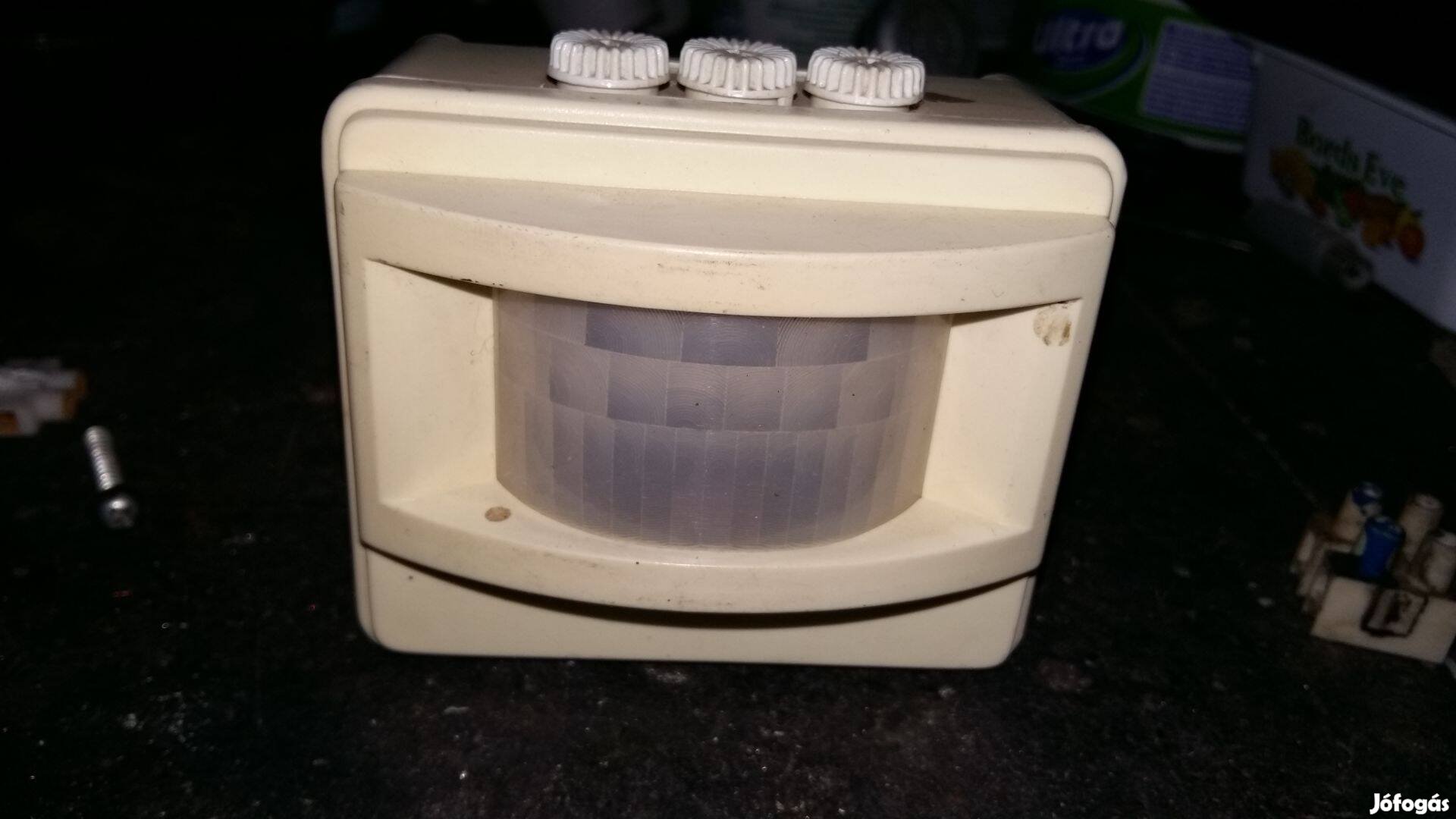 2 11. Mozgásérzékelős kapcsoló. -