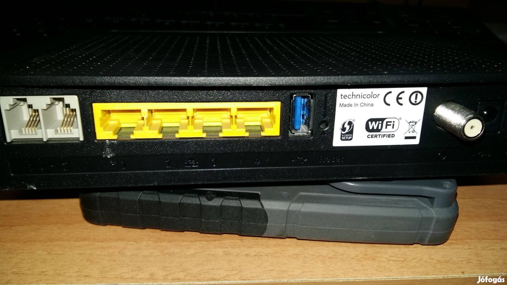 (2) 1/3. INTERNET:TC7200-Wifielosztó+adapter.-