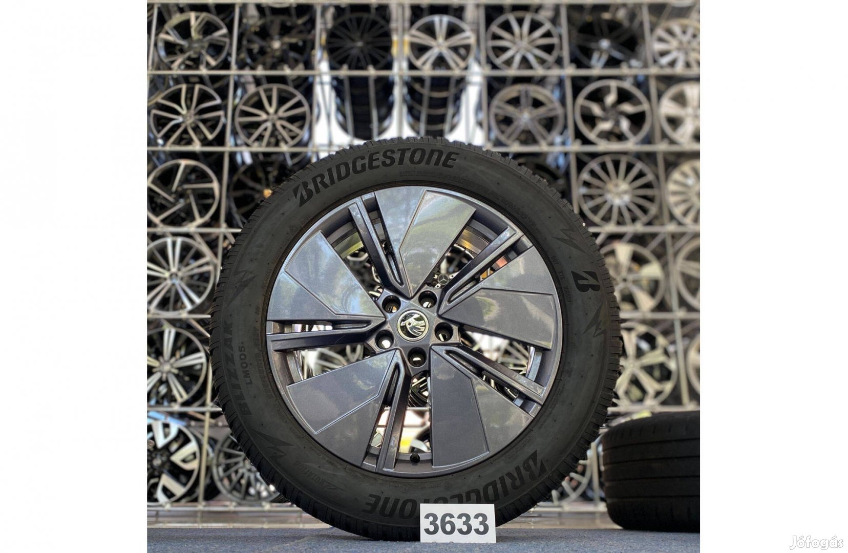 (3633) Skoda 19 gyári alufelni, 5x112, kétszéles téli gumi, Enyaq