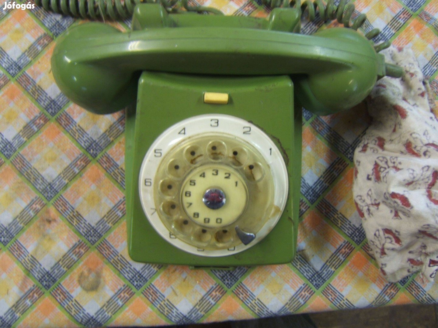 (3) 3/4. Tárcsázós telefonkészülék, dísznek, működő. zöld színű Típus