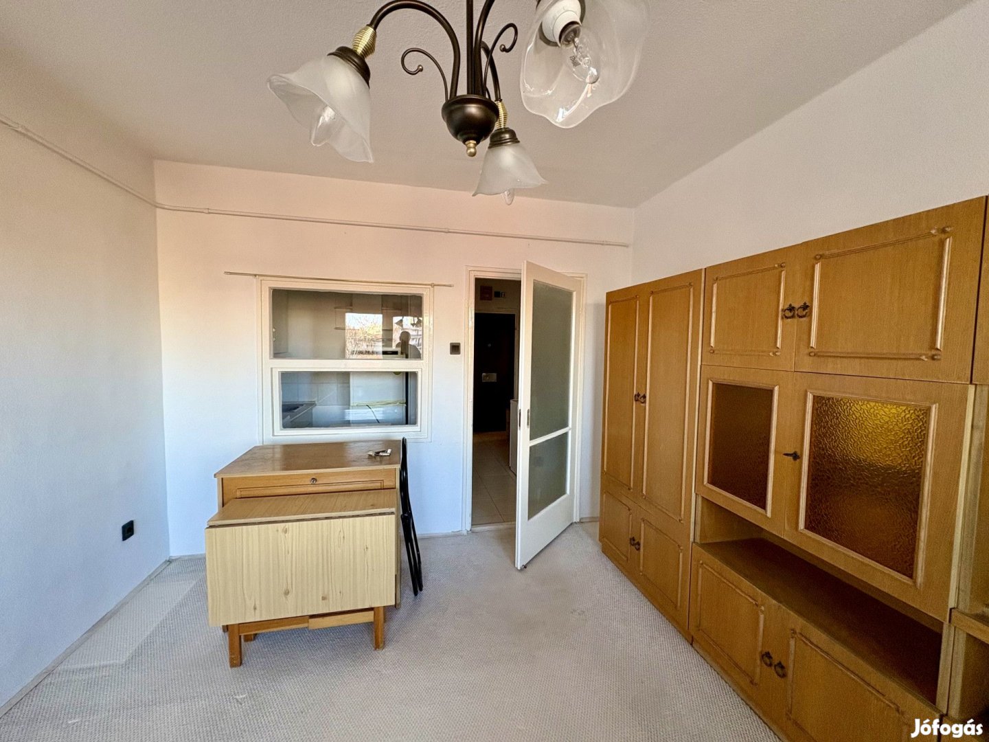 Azonnal költözhető garzon terasszal a tökéletes első otthon!