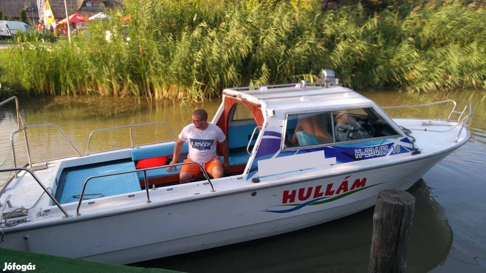 "Balatonfüred M3 -as típusú műanyag, kajütös, motoros kishajó!