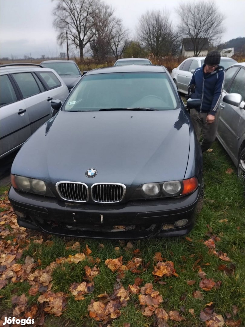 Bmw 523i e39 minden alkatrésze 