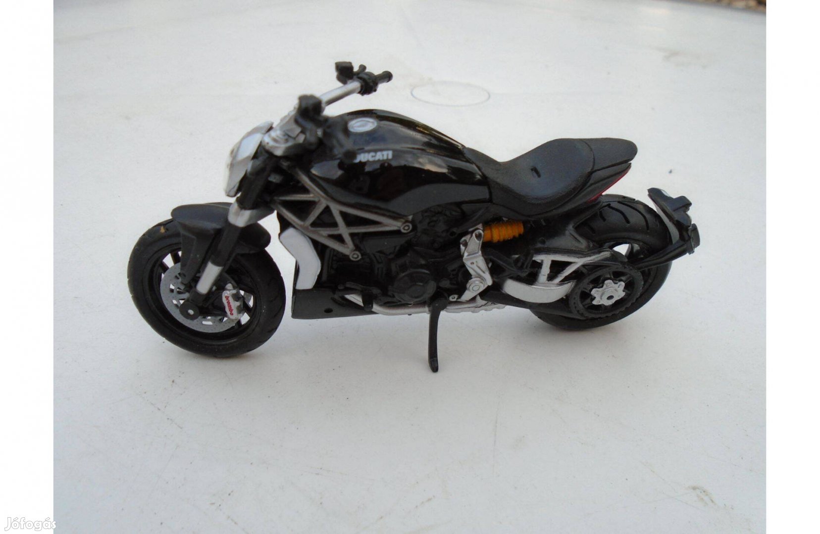 "Burago" - Ducati - Fekete Motor Modell - újszerű állapotú
