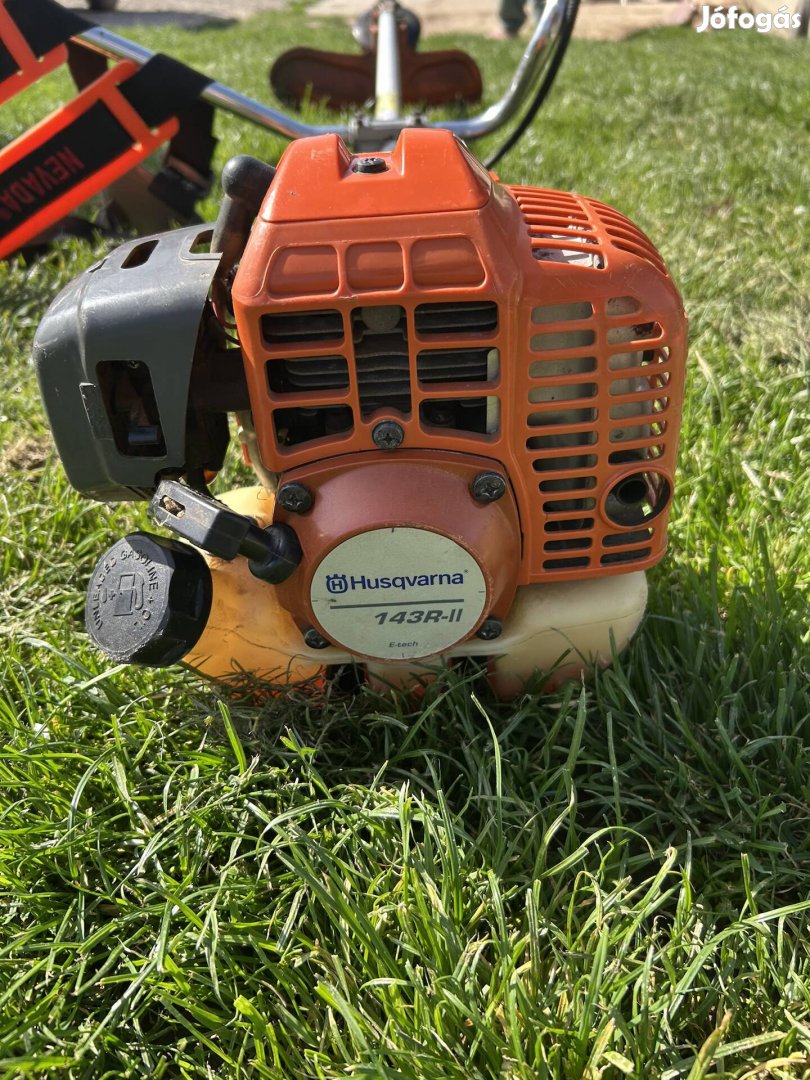 (C) Husqvarna(R) 143R-||