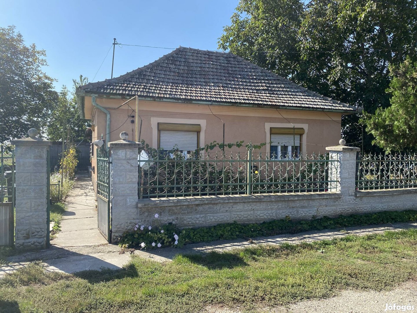 ?Családi ház Szentistvánon csendes nyugodt környezetben Eladó?