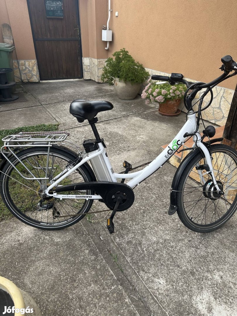 Elektromos rásegítős kerékpár