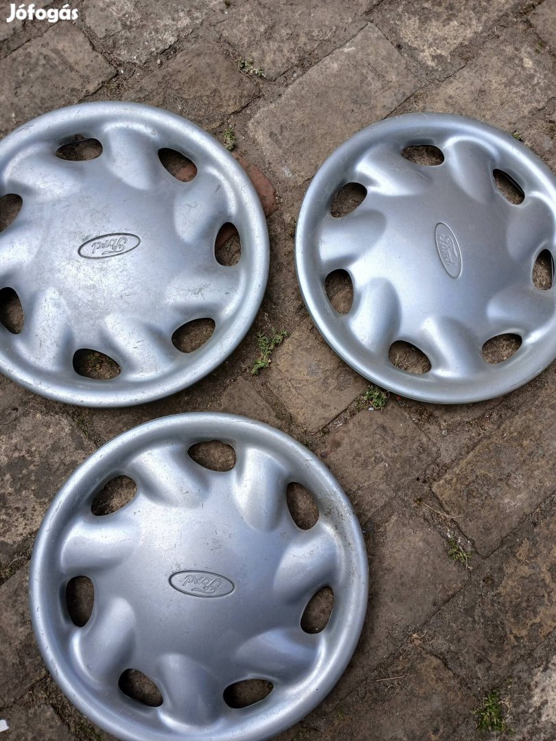 Ford gyári disztárcsa 13" 3db van. 