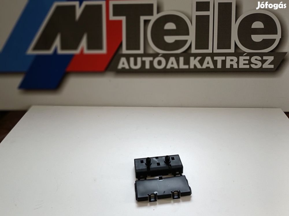 (GYÁRI ÚJ) BMW Csatlakozó tartó