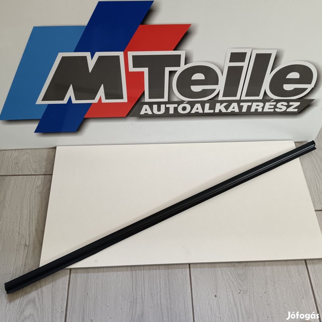 (GYÁRI ÚJ) BMW Díszléc jobb első ajtó aljára 5-ös E34