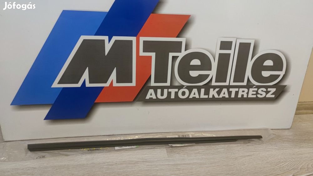 (GYÁRI ÚJ) BMW Díszléc jobb első ajtóhoz X1 E84
